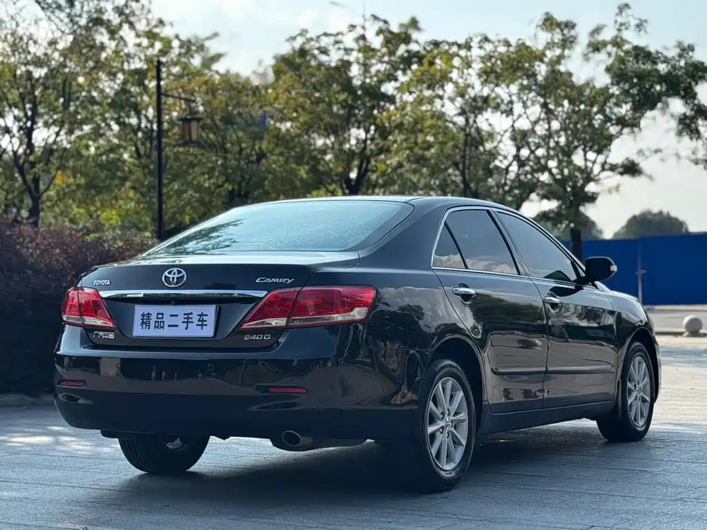 Toyota Camry — миниатюра 8