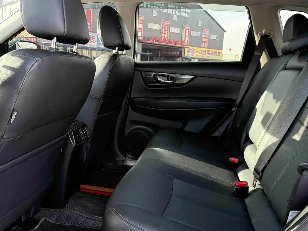 Nissan X-Trail — миниатюра 5