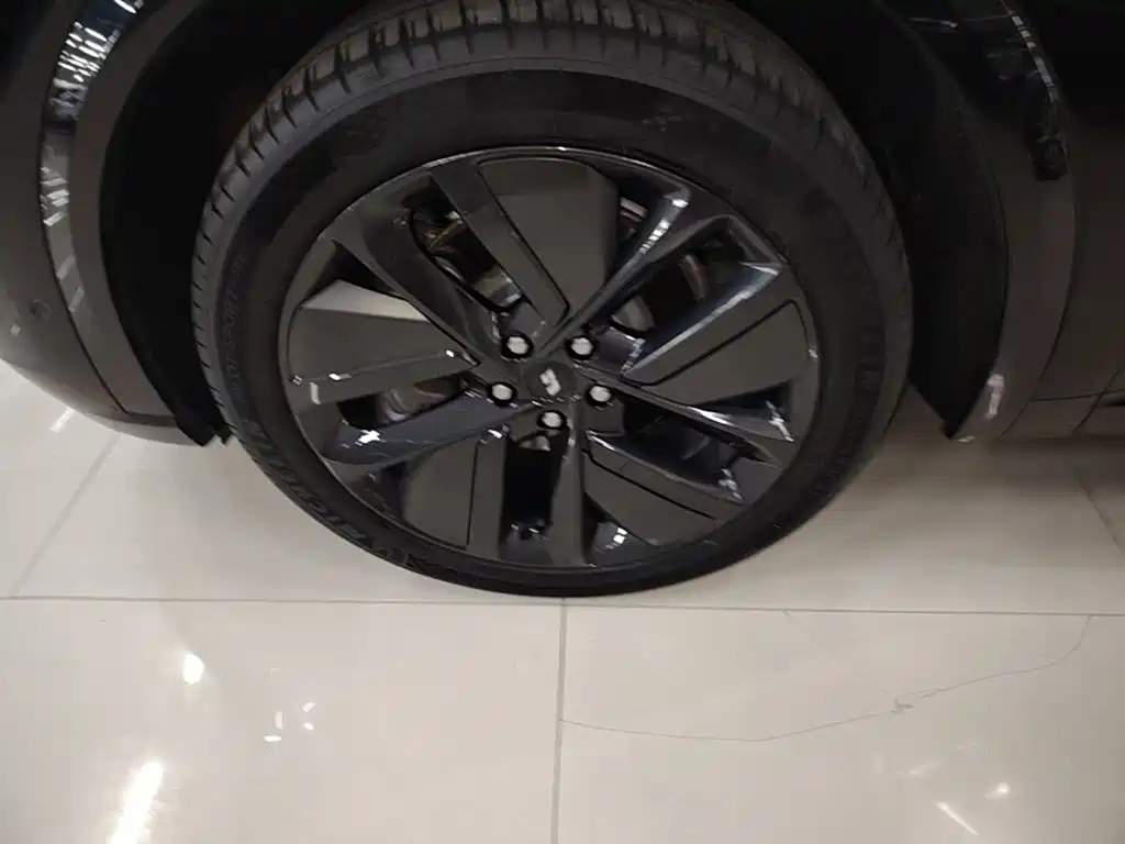 Li Auto Li L9 — миниатюра 23