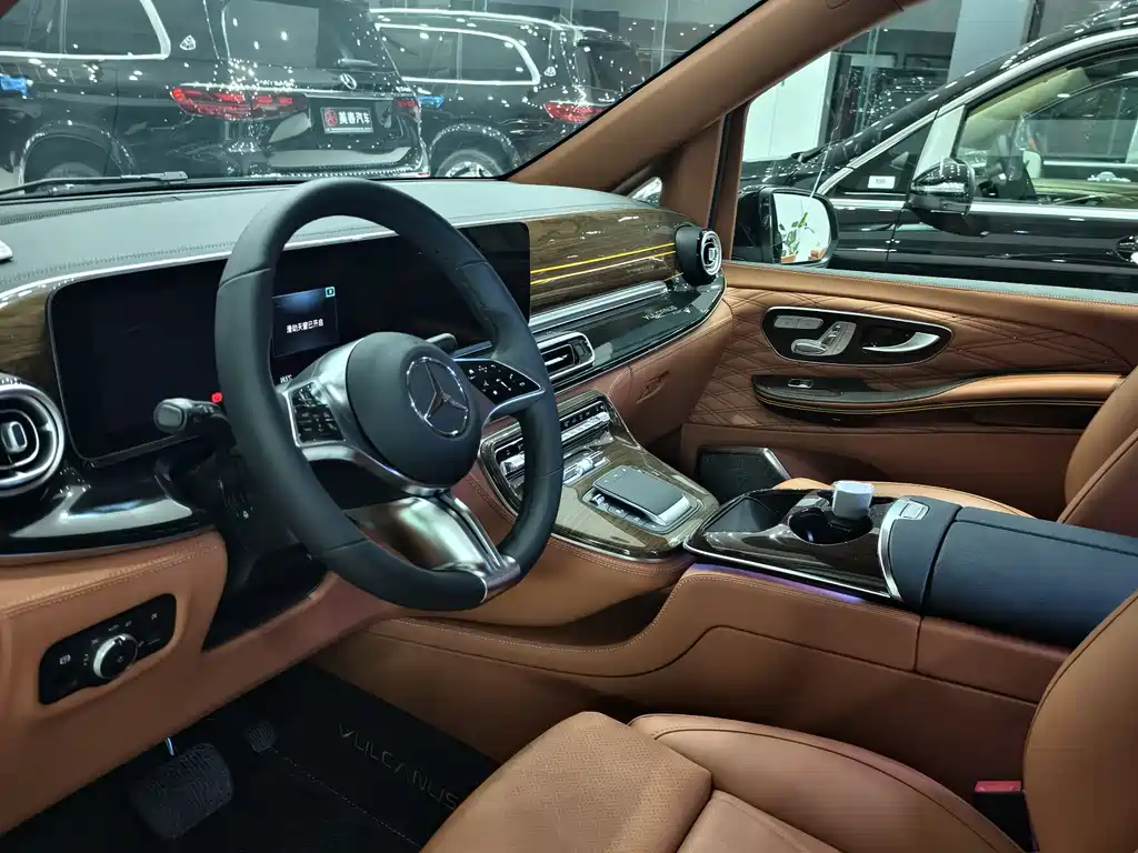 MERCEDES-BENZ V CLASS