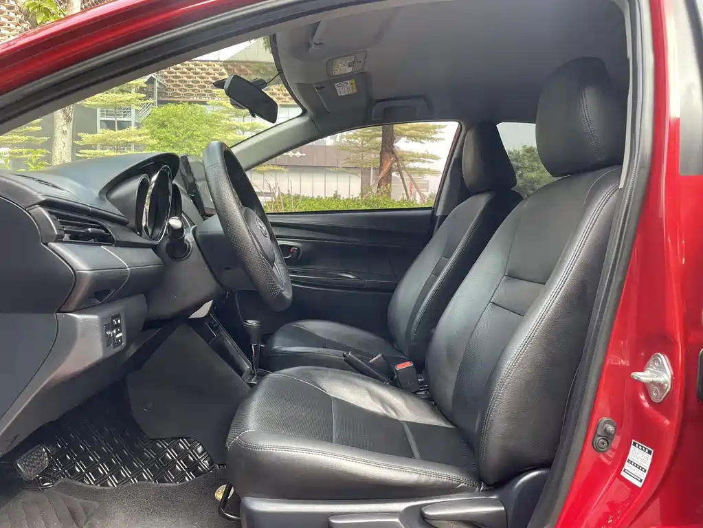 Toyota Yaris L — миниатюра 4