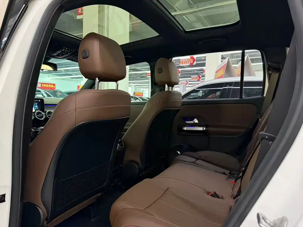 Mercedes-Benz GLB — миниатюра 6