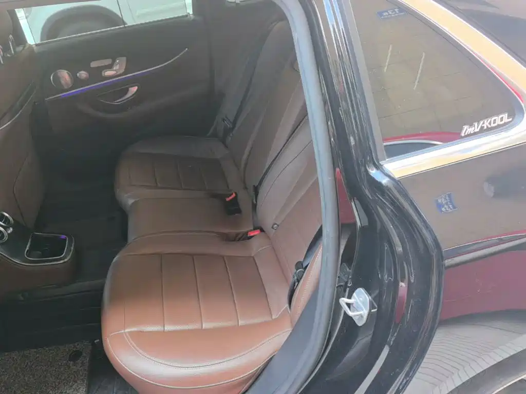 Mercedes-Benz E-Class — миниатюра 17