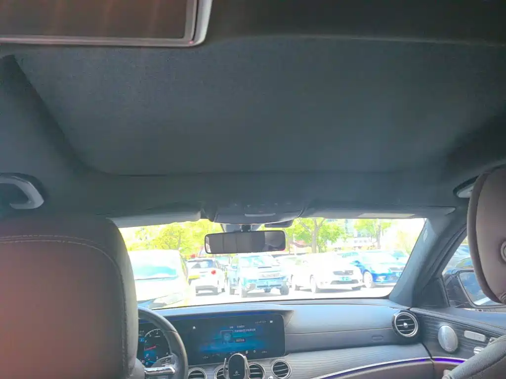 Mercedes-Benz E-Class — миниатюра 18