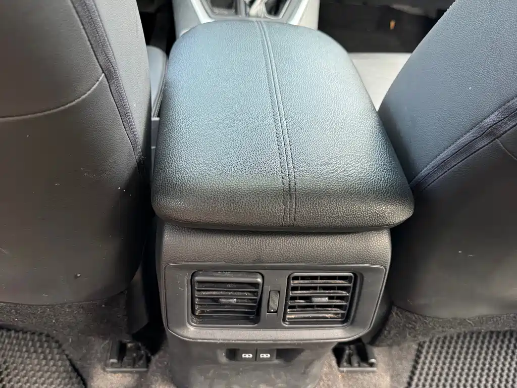 Toyota RAV4 — миниатюра 11