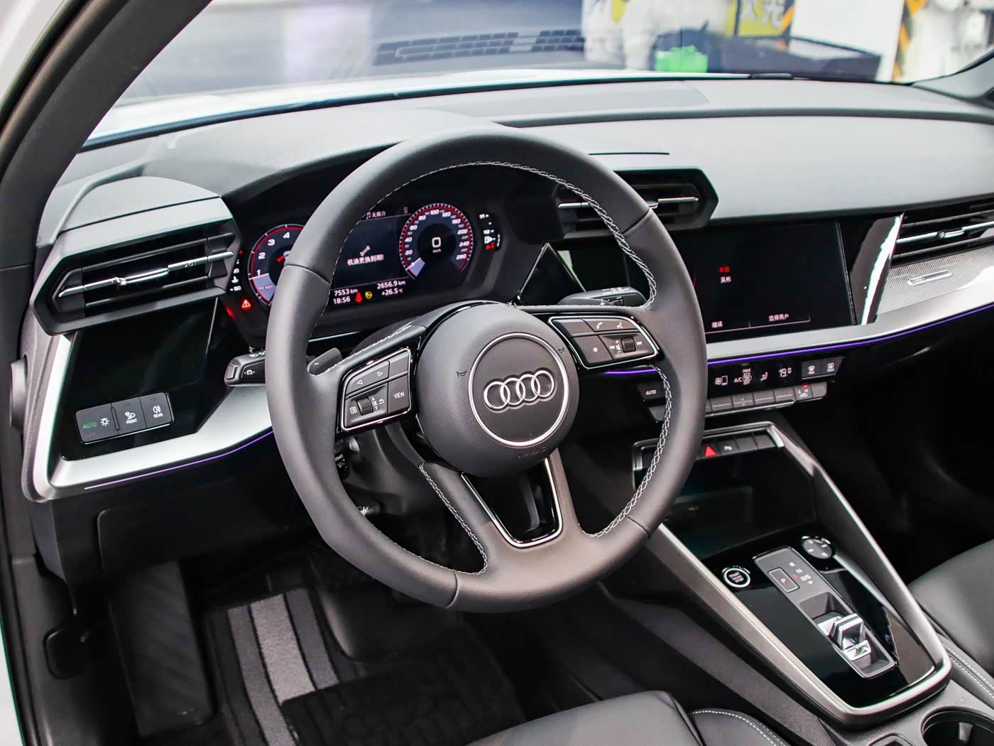 Audi A3 1.4 л 2023 г. Белый, пробег 7000 км