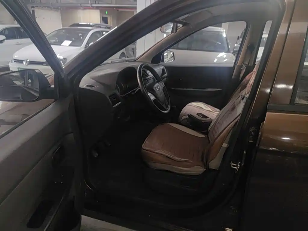 Wuling Hongguang — миниатюра 12