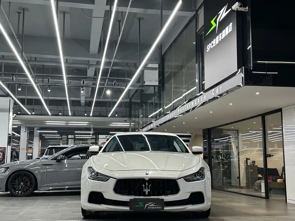 Maserati Ghibli 3.0T Standard Edition, фото 2