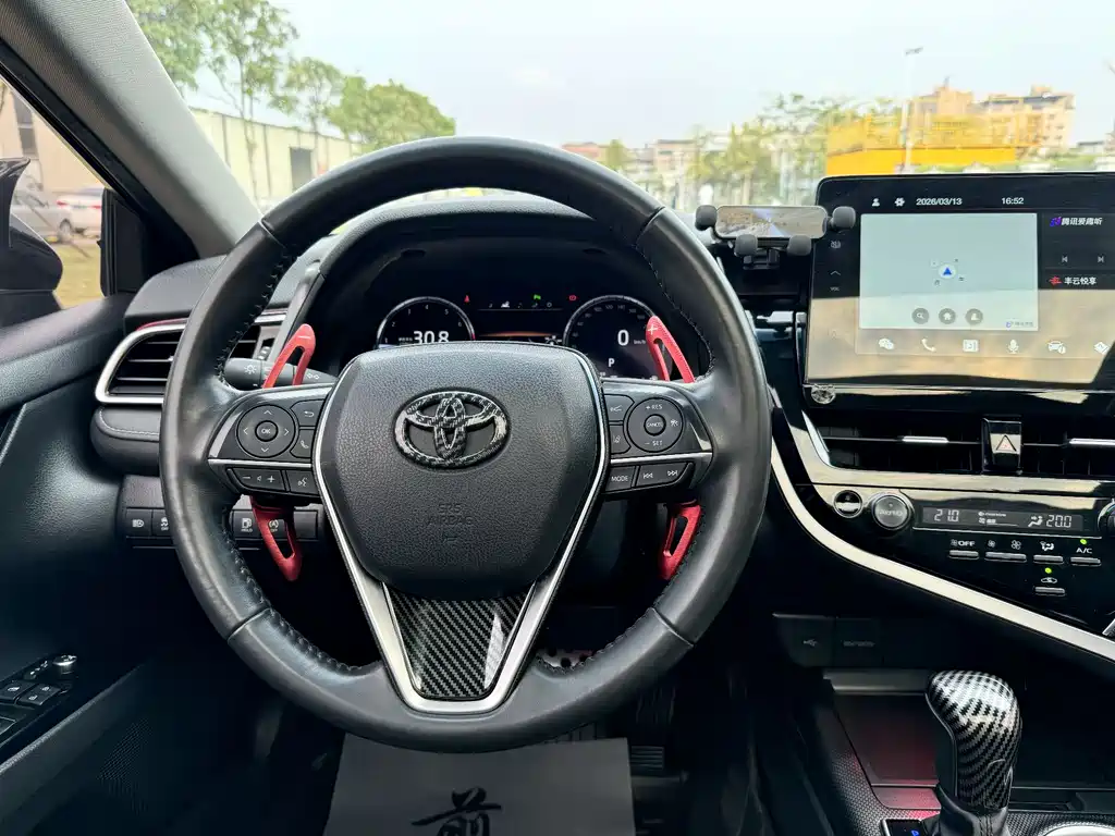 TOYOTA CAMRY