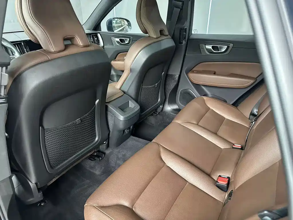 Volvo XC60 — миниатюра 11