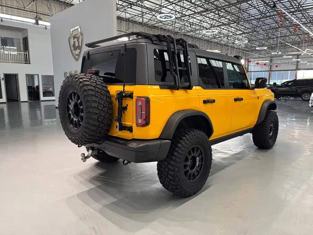 Ford Bronco — миниатюра 6