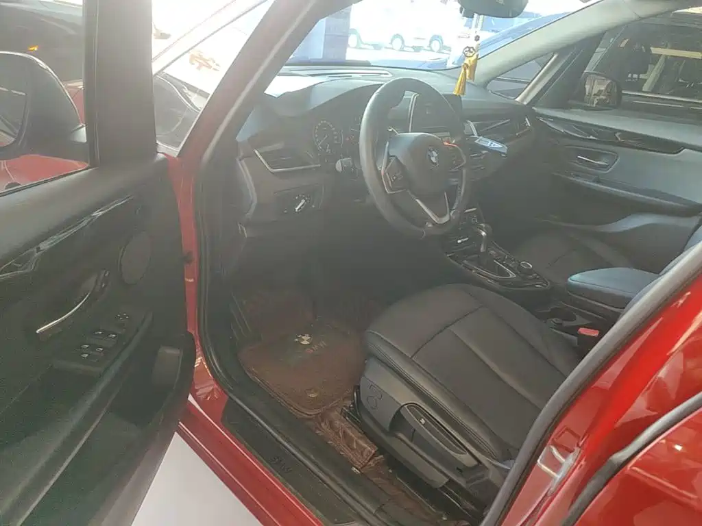 BMW 2 Series Active Tourer — миниатюра 16