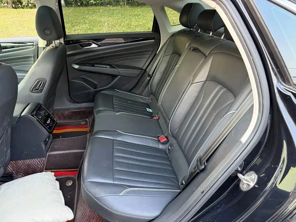 Volkswagen Passat — миниатюра 12