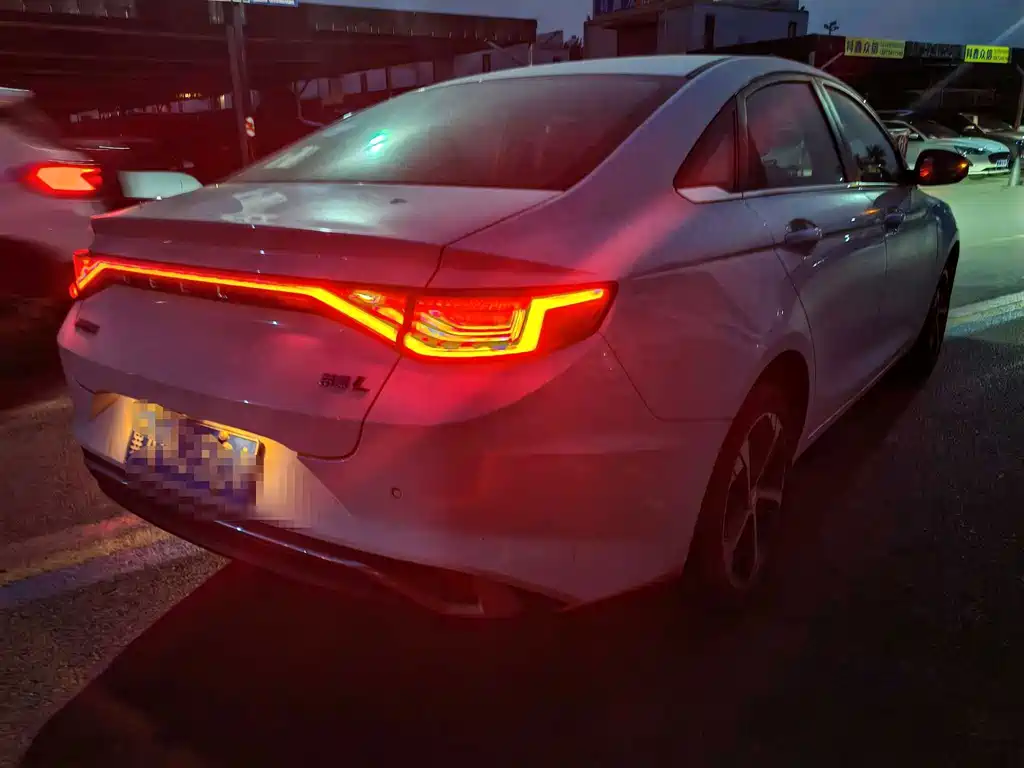 Geely Emgrand L — миниатюра 2