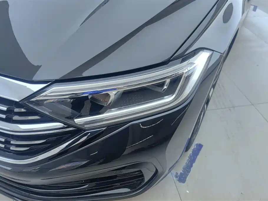 Volkswagen Sagitar 2025 300TSI DSG