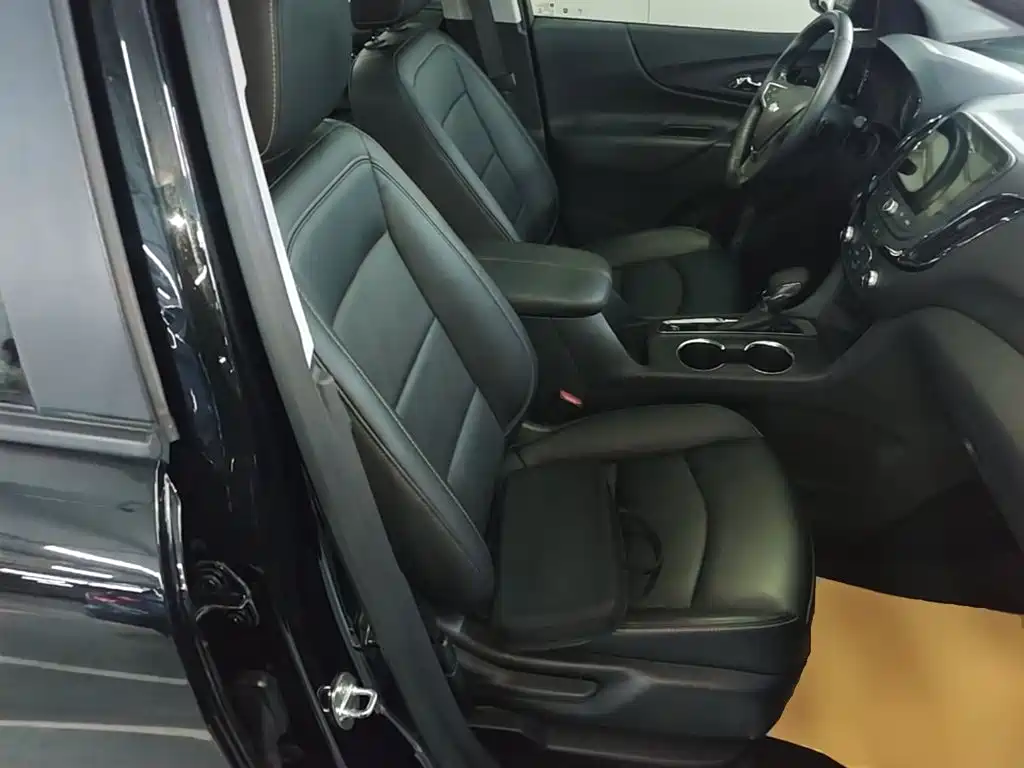 Chevrolet Equinox — миниатюра 25