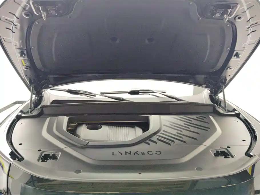 Lynk & Co 900 2025 1.5T Ultra 6 мест
