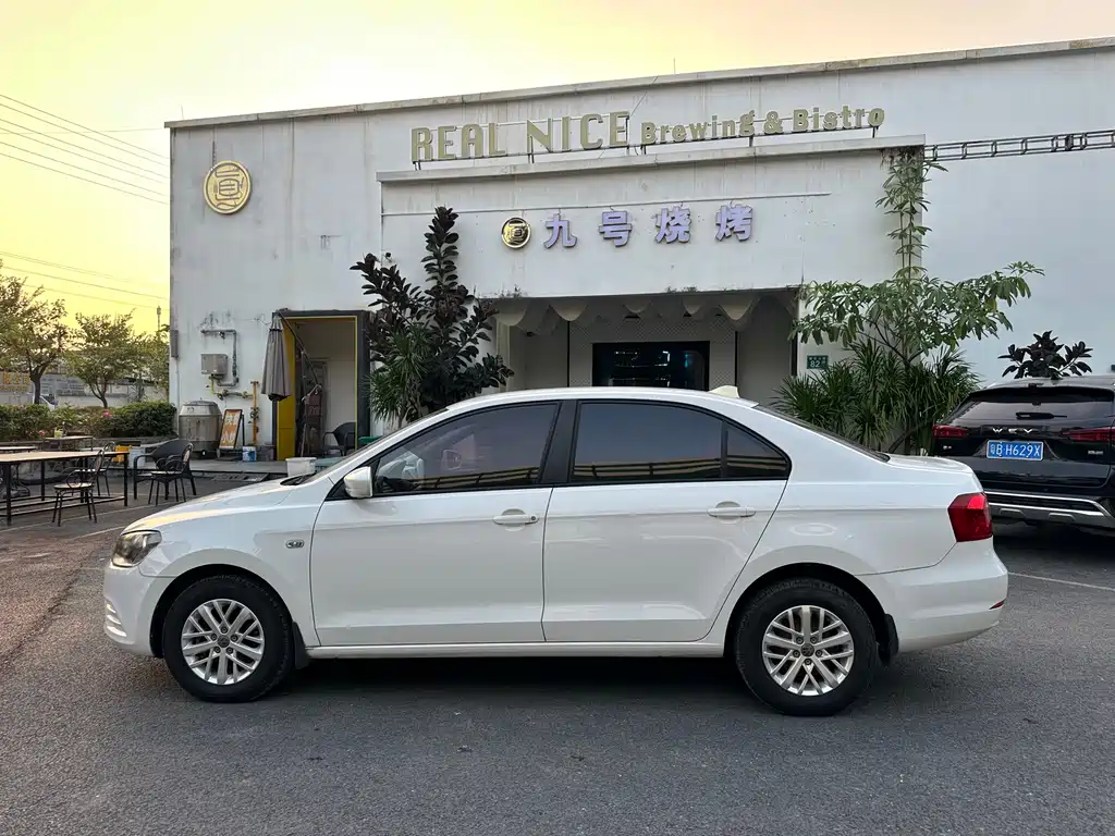 Volkswagen Jetta — миниатюра 7