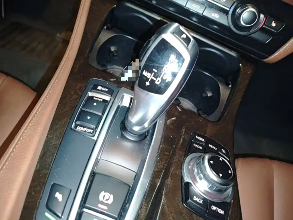 BMW 5 Series — миниатюра 14