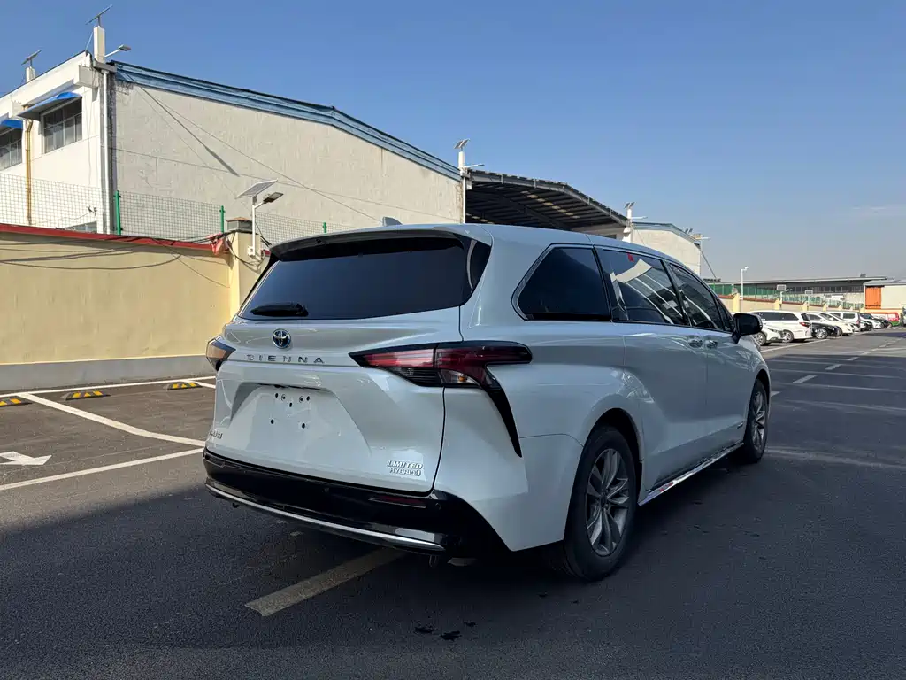 TOYOTA SIENNA
