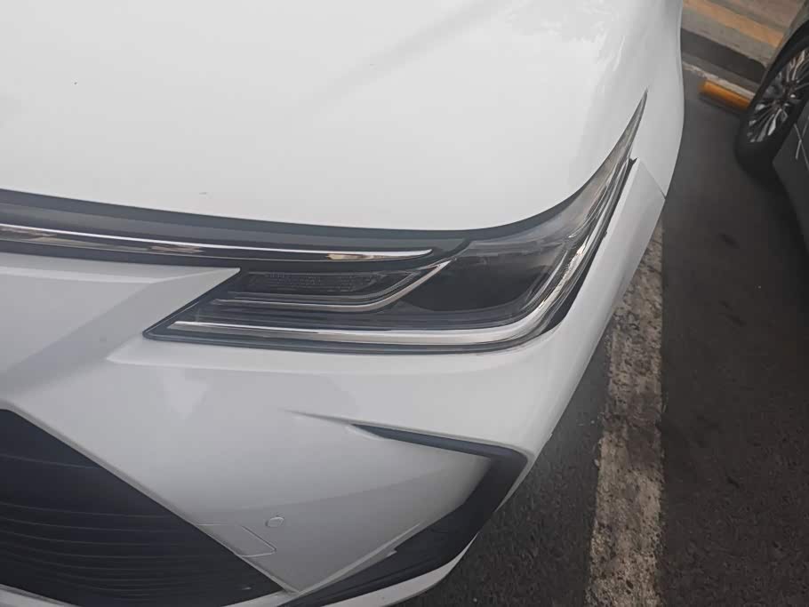 Toyota Corolla 1.5 л 2023 г. Белый, пробег 48500 км