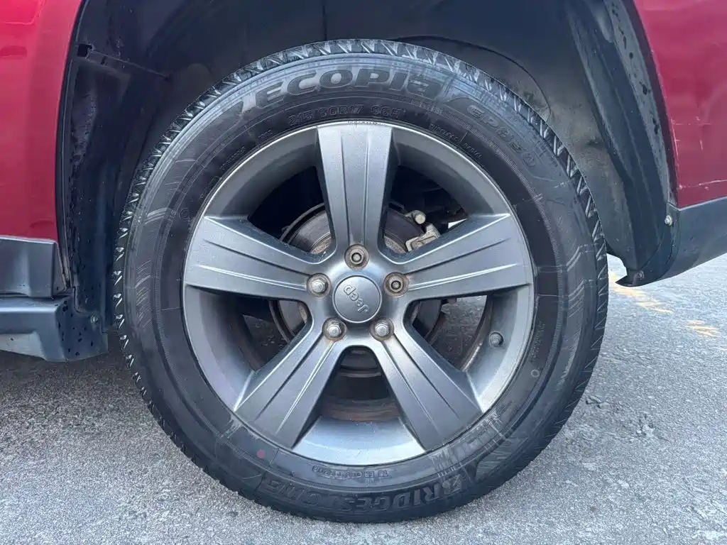 Jeep Compass (Import) — миниатюра 9