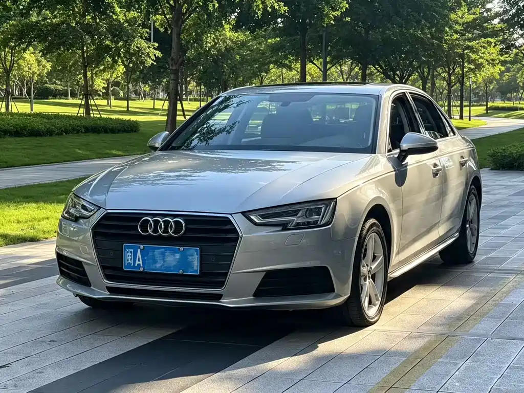 Audi A4L 2017 40 TFSI Fashion