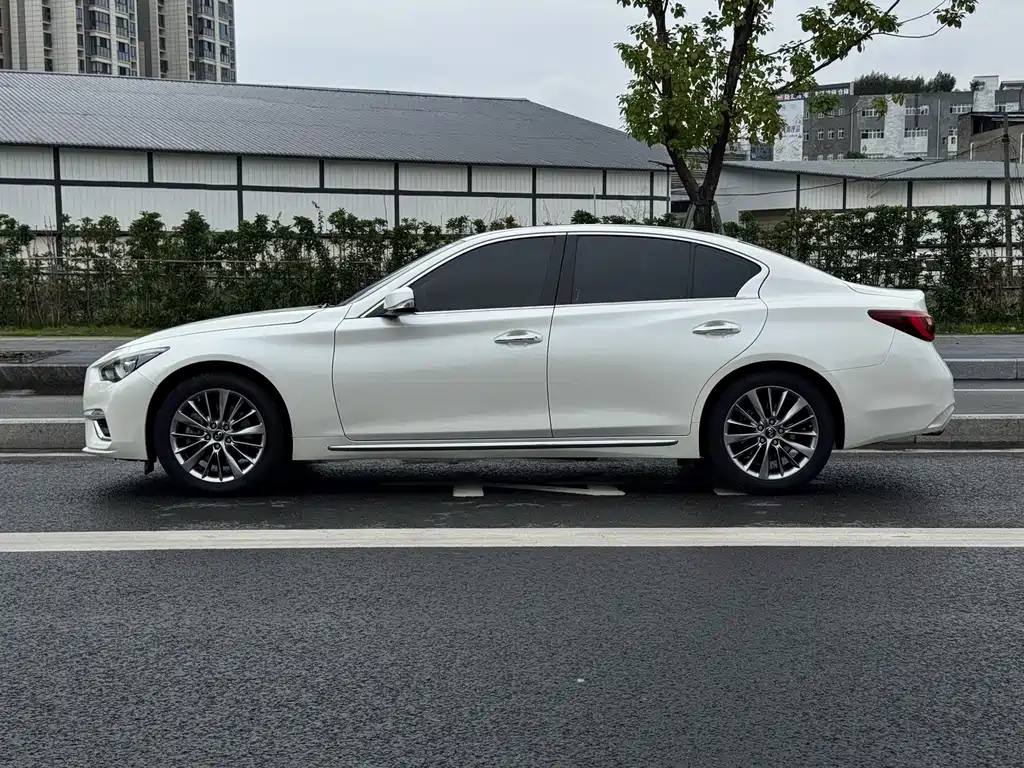 Infiniti Q50L — миниатюра 17