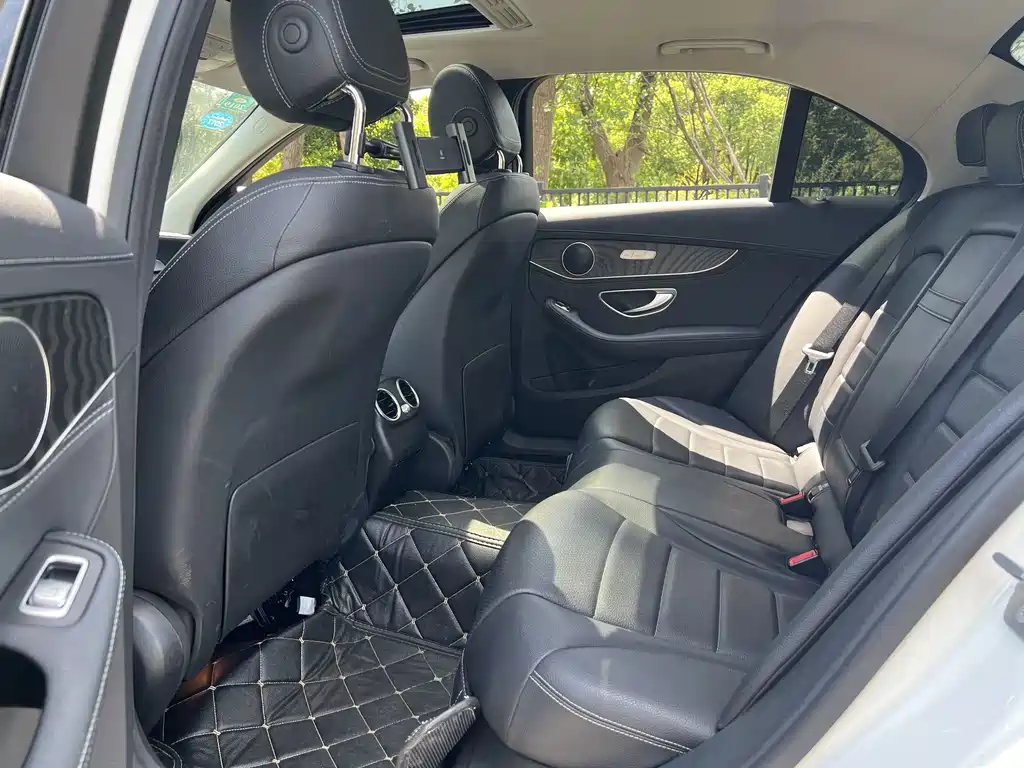 Mercedes-Benz C-Class — миниатюра 10
