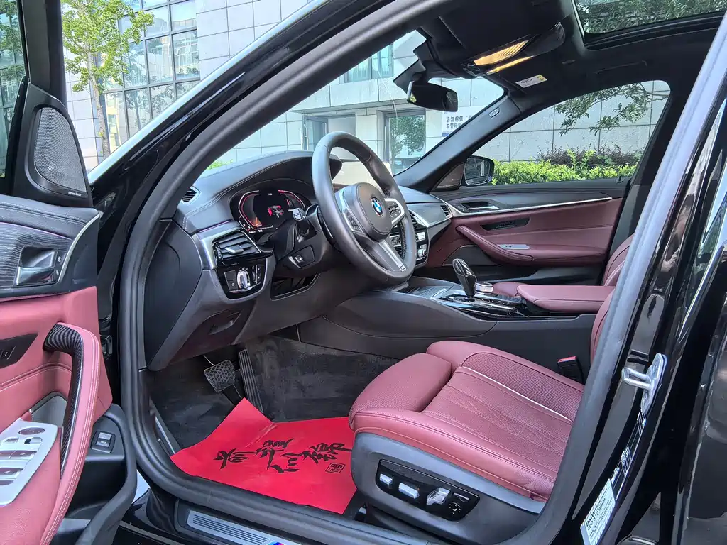 BMW 5 Series — миниатюра 11