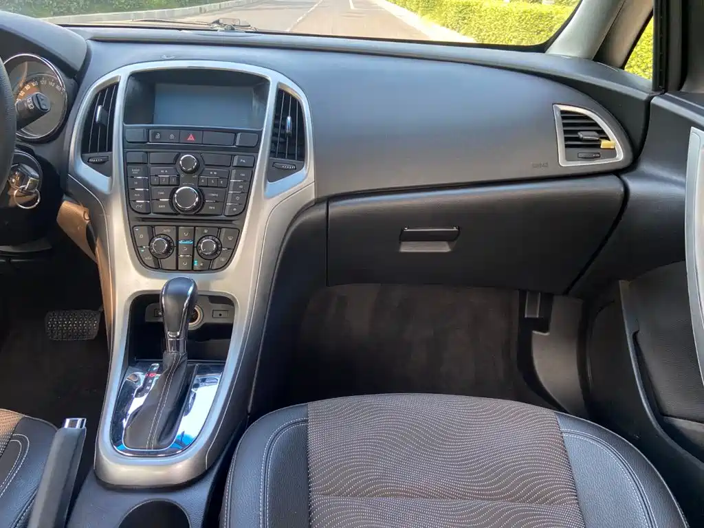 Buick Excelle — миниатюра 9