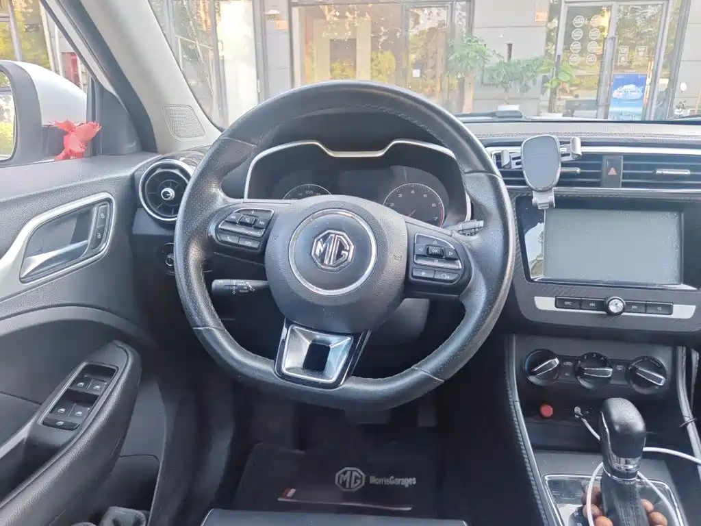 MG ZS — миниатюра 6