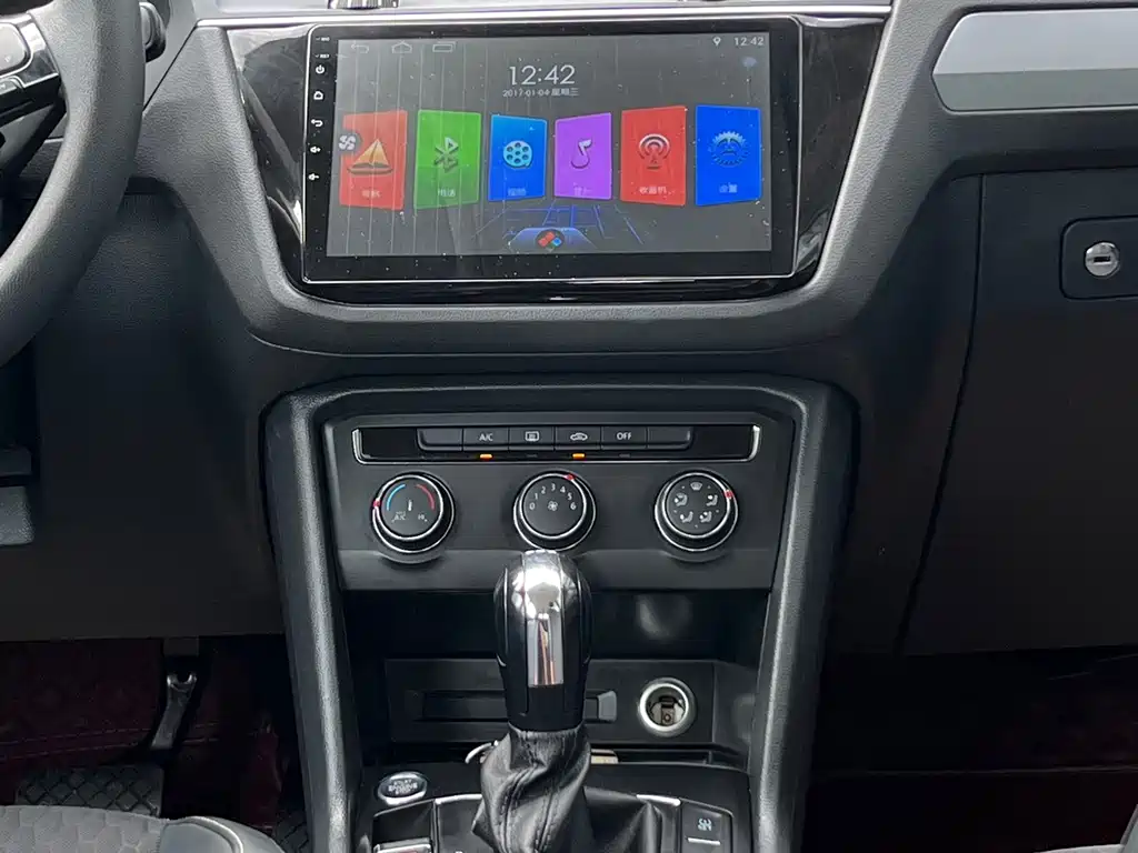Volkswagen Tiguan L — миниатюра 13