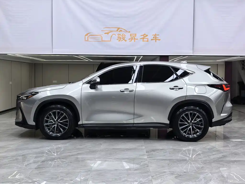 Lexus NX — миниатюра 7