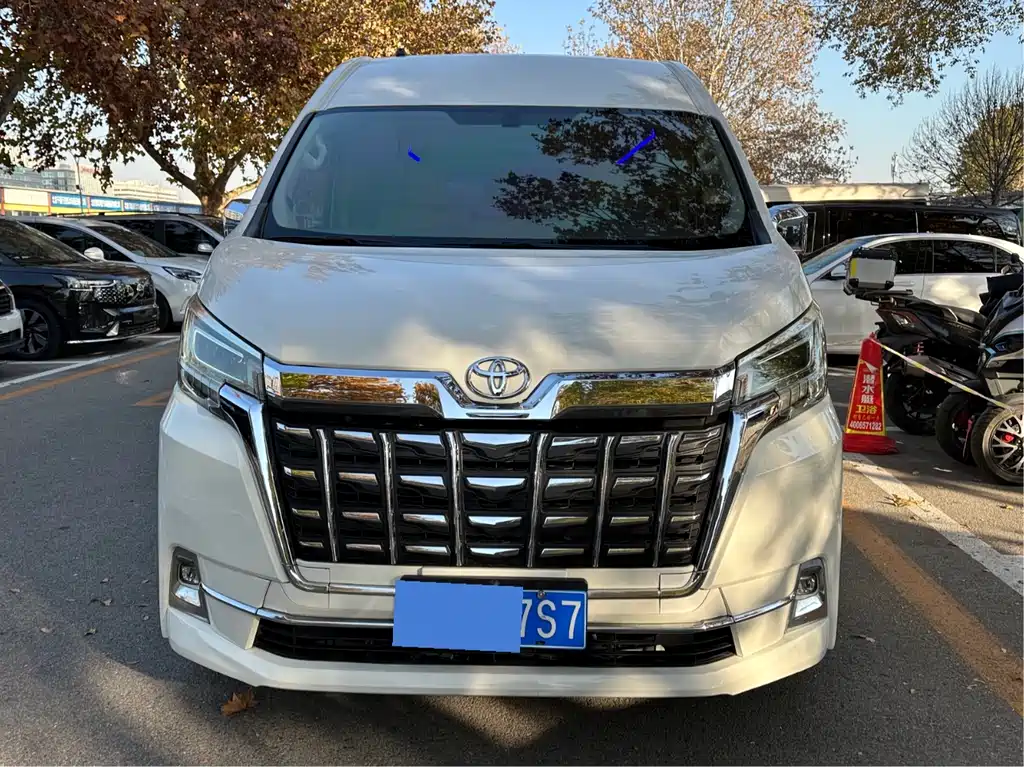 Toyota HiAce 2021 3.5L