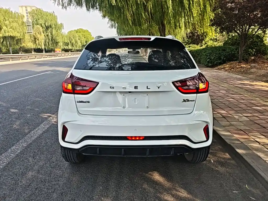 Geely Vision X3 — миниатюра 6