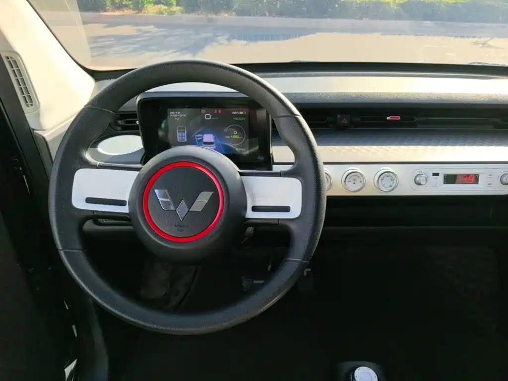 Wuling MINIEV — миниатюра 11
