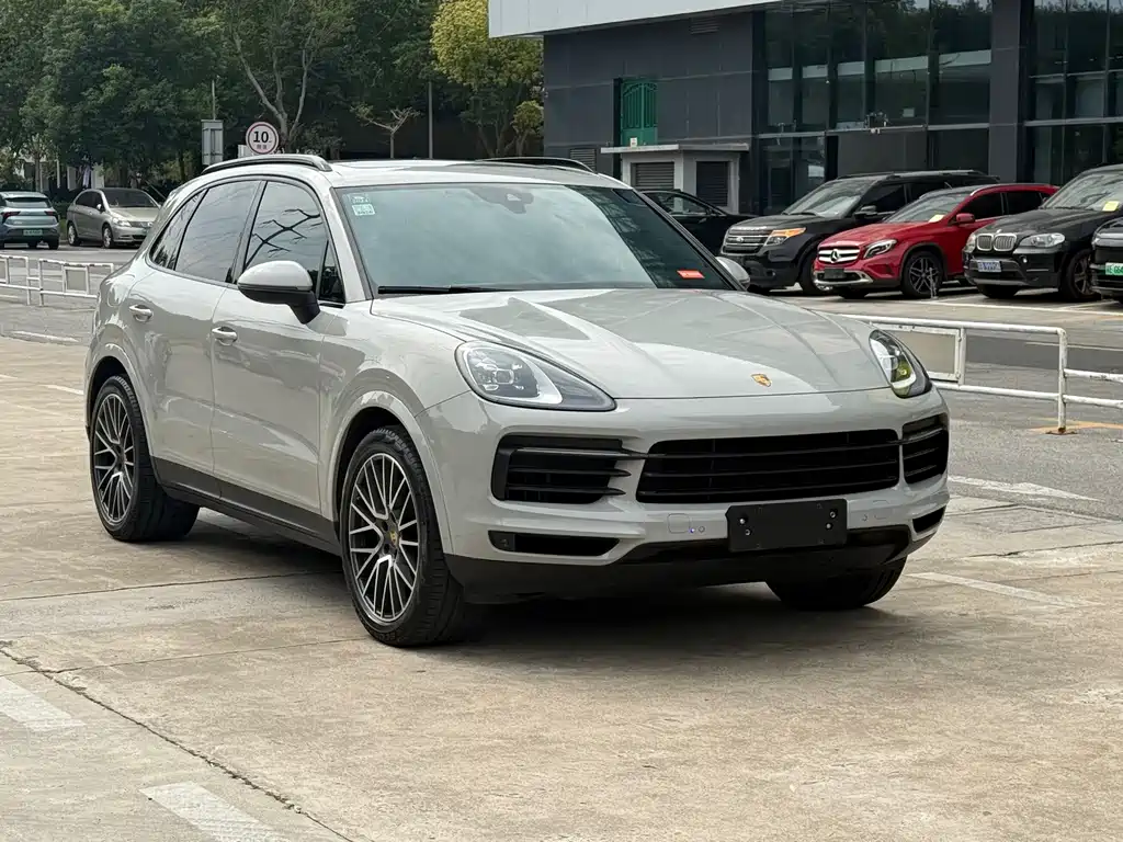 Porsche Cayenne — миниатюра 3