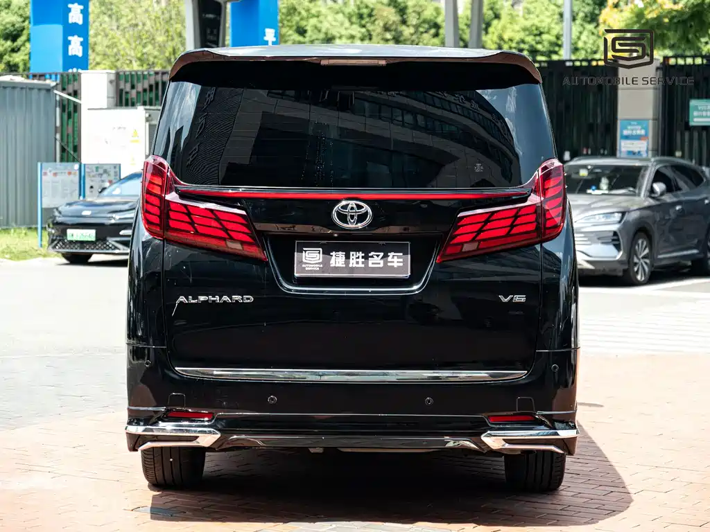 Toyota Alphard — миниатюра 4