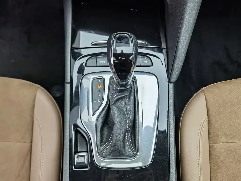 Buick Regal — миниатюра 13