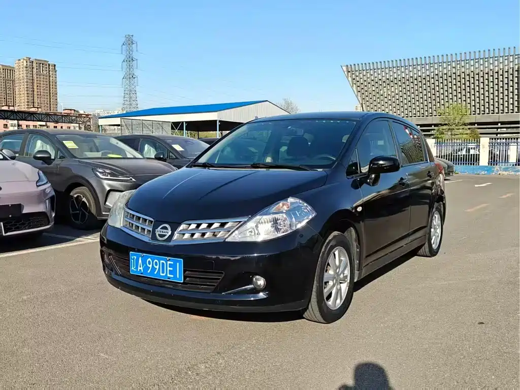 Nissan Tiida 2010