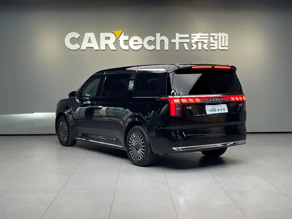 Zeekr 009 2024 мест Executive 108kWh