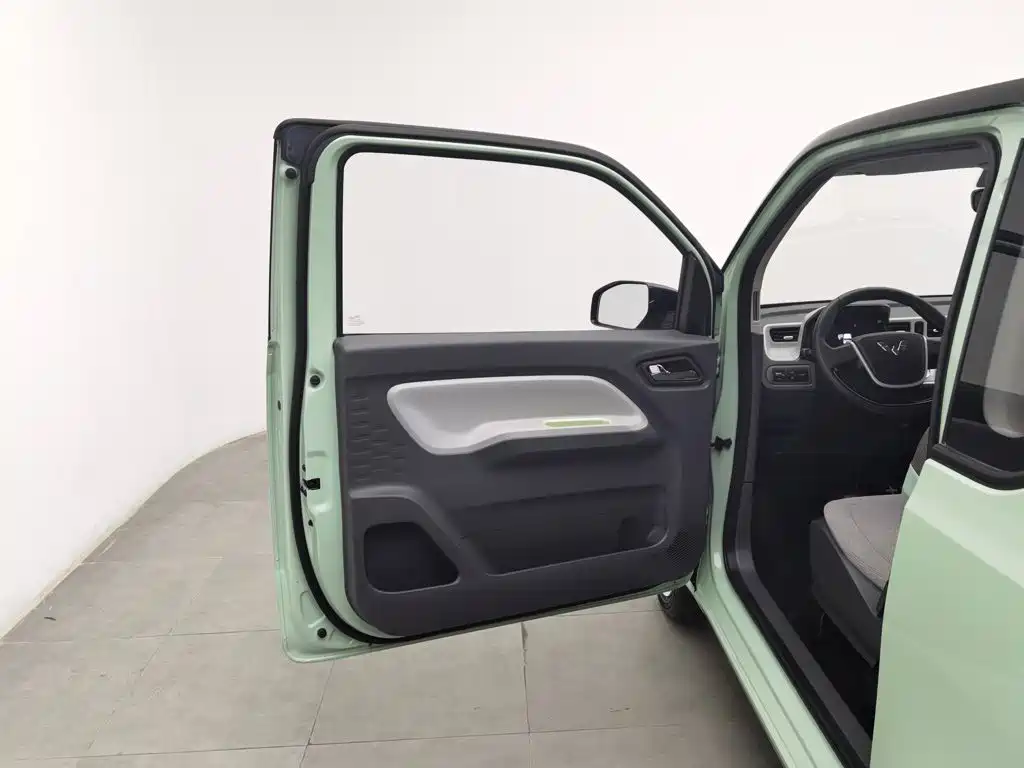 Wuling MINIEV — миниатюра 8
