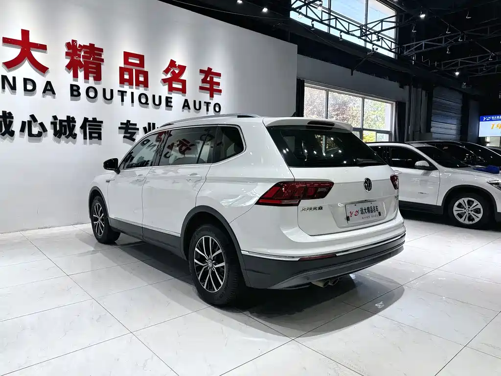 Volkswagen Tiguan L 330TSI Auto 2WD Luxury Edition, фото 19