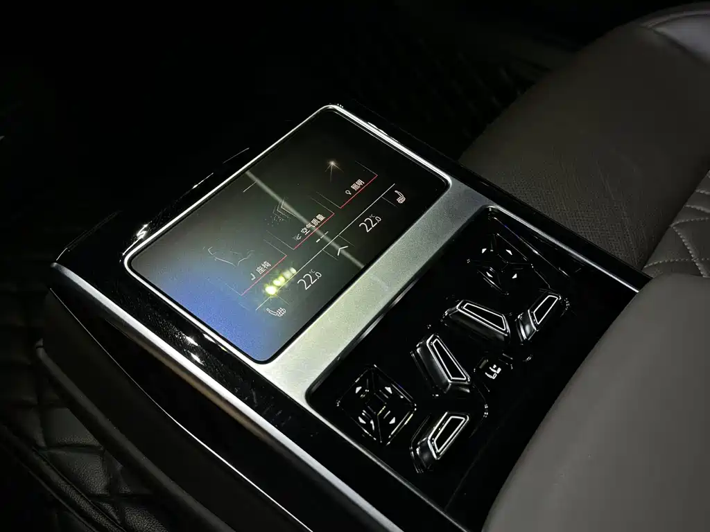 Audi A8 — миниатюра 17