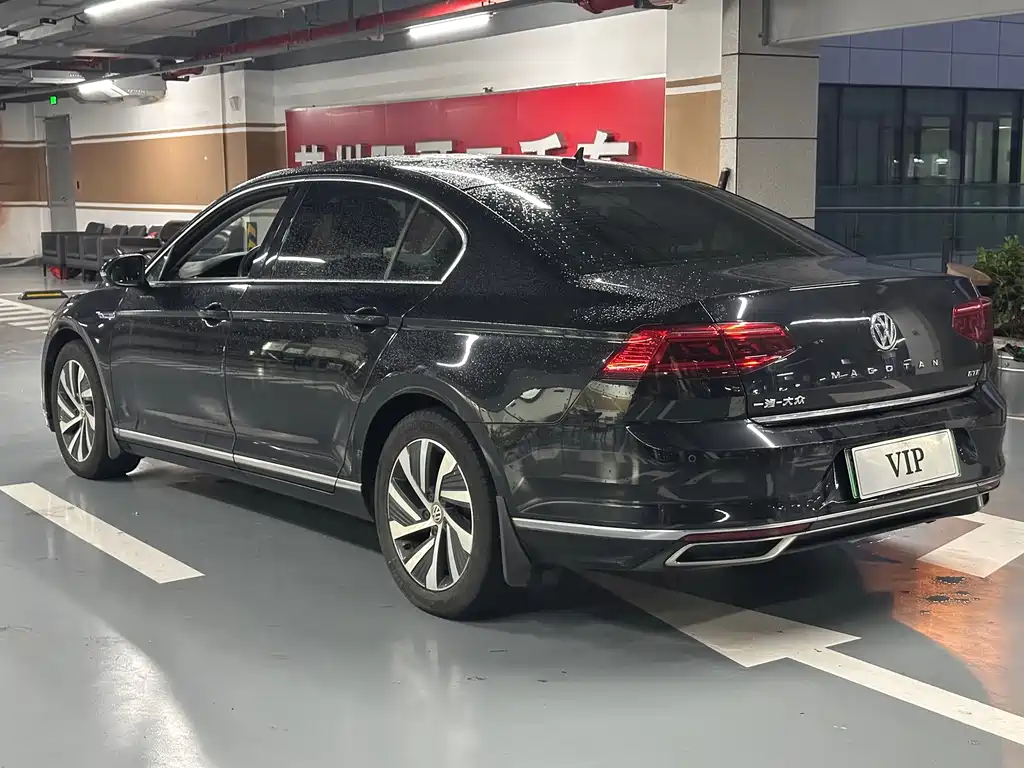 Volkswagen Magotan PHEV — миниатюра 6