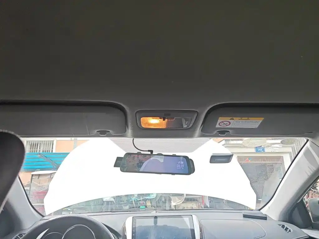 Toyota Yaris L — миниатюра 9