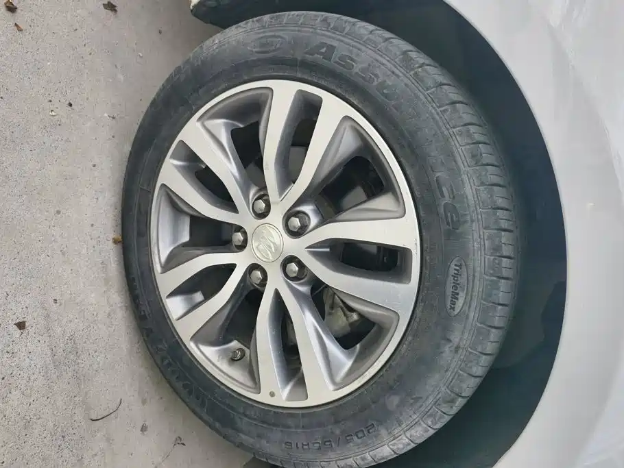 Buick Excelle — миниатюра 6