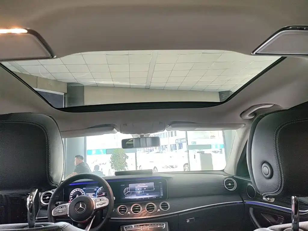 Mercedes-Benz E-Class — миниатюра 18