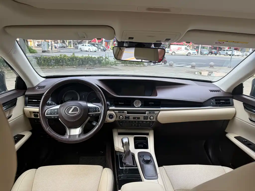 Lexus ES — миниатюра 19